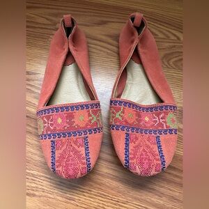 Latigo Embroidered Flats